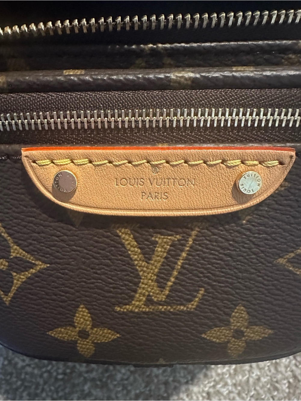 Louis Vuitton Mini Bumbag - Picture 4 of 7